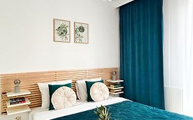 Lumina Stylish 3-Room Apart With Balcony