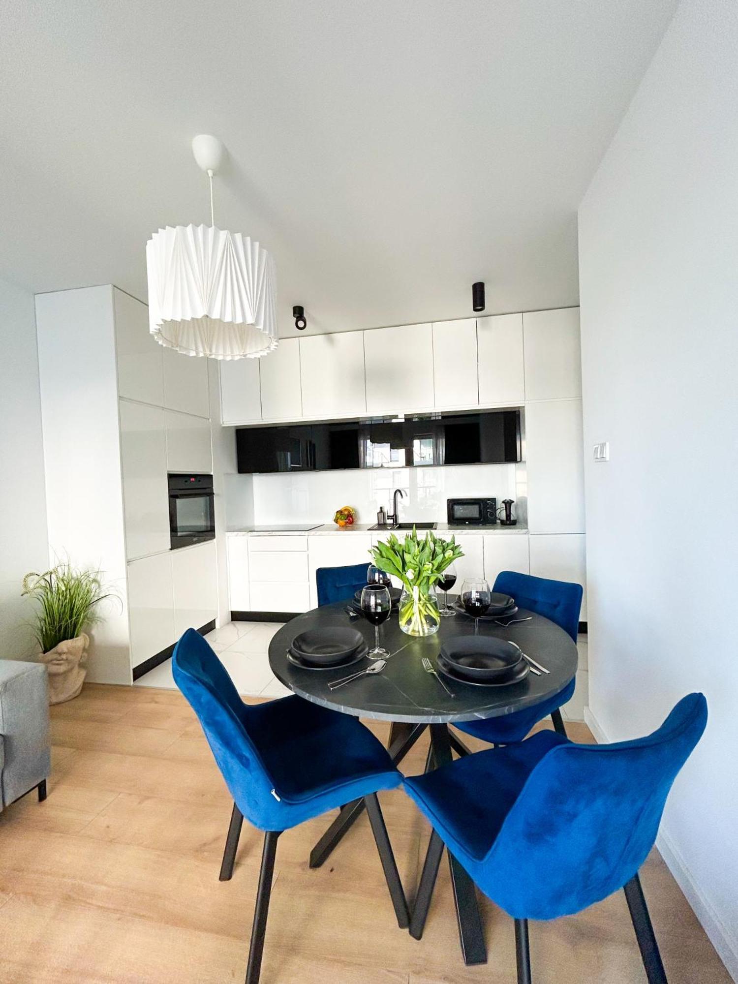 Lumina Stylish 3-Room Apart With Balcony Лодзь Екстер'єр фото