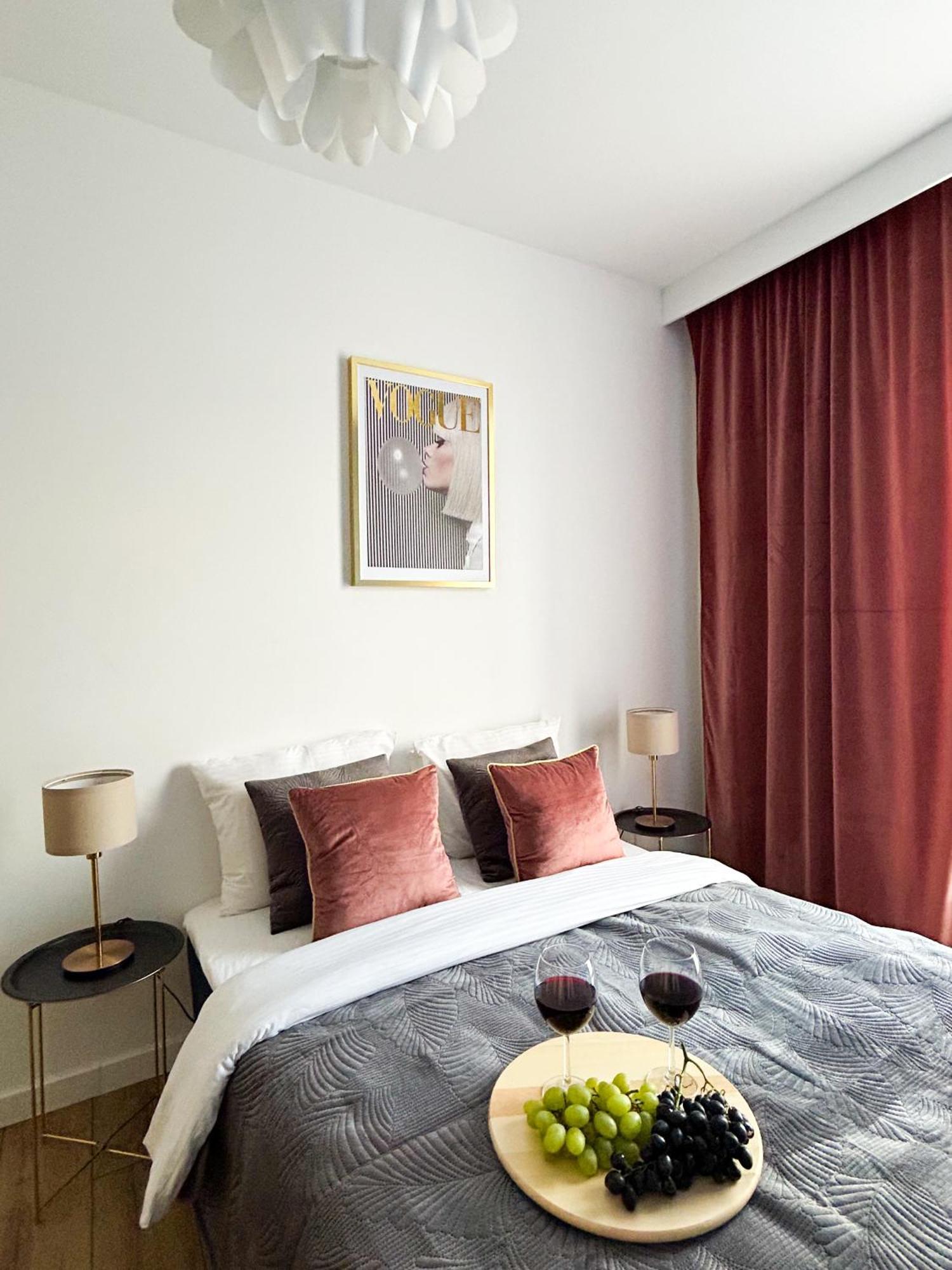 Lumina Stylish 3-Room Apart With Balcony Лодзь Екстер'єр фото
