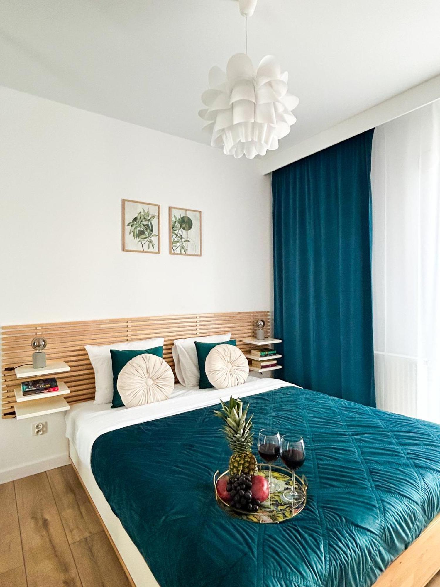 Lumina Stylish 3-Room Apart With Balcony Лодзь Екстер'єр фото
