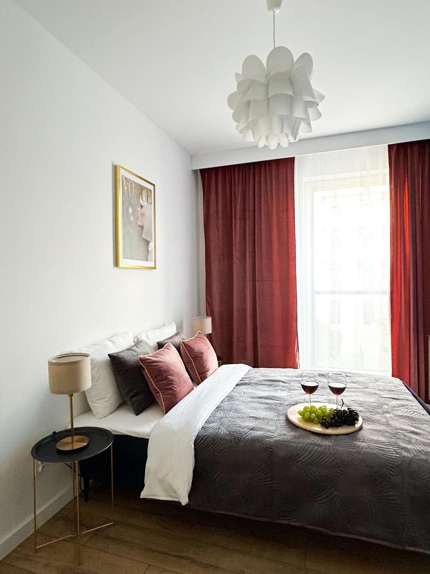 Lumina Stylish 3-Room Apart With Balcony Лодзь Екстер'єр фото
