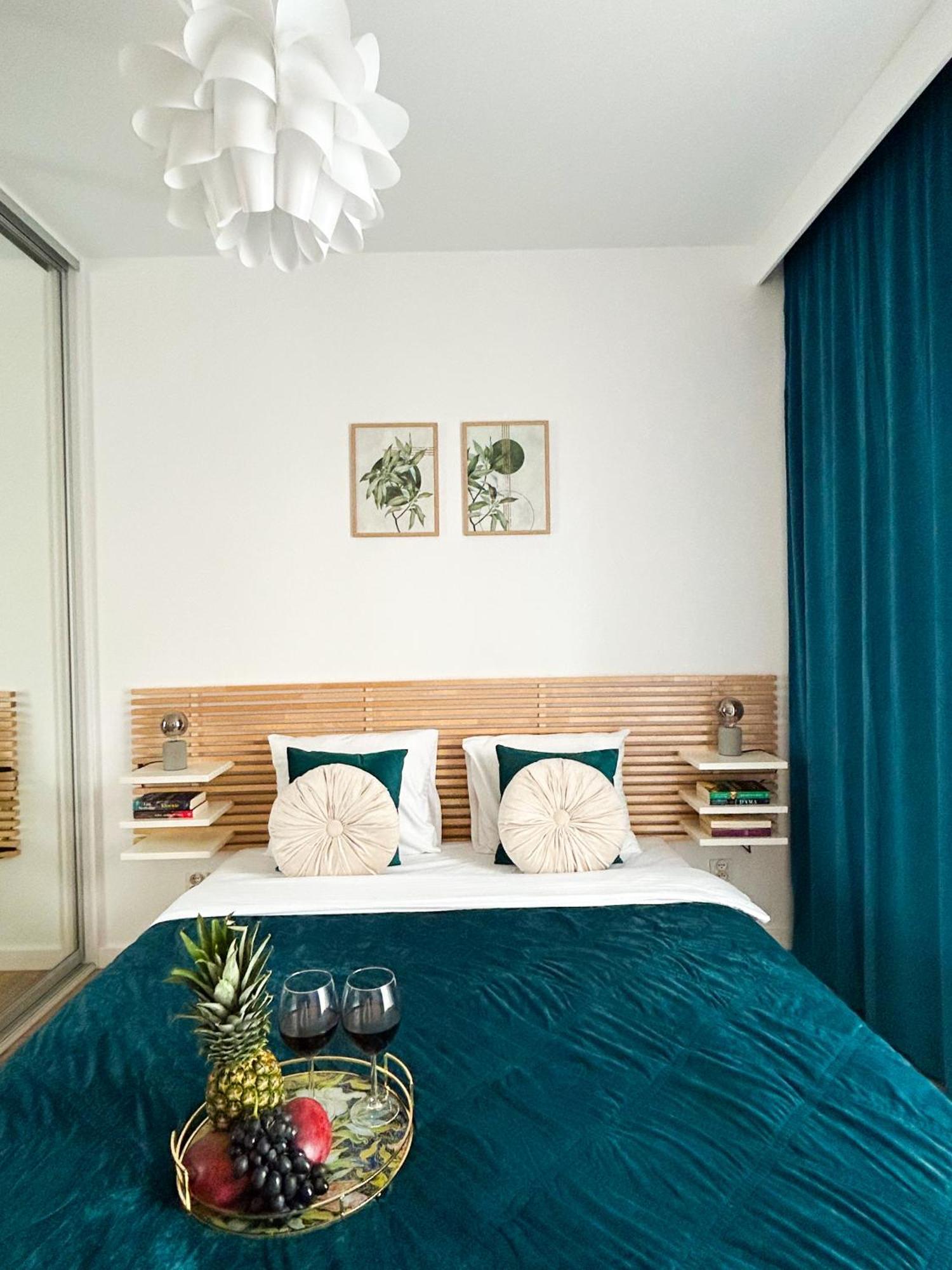 Lumina Stylish 3-Room Apart With Balcony Лодзь Екстер'єр фото